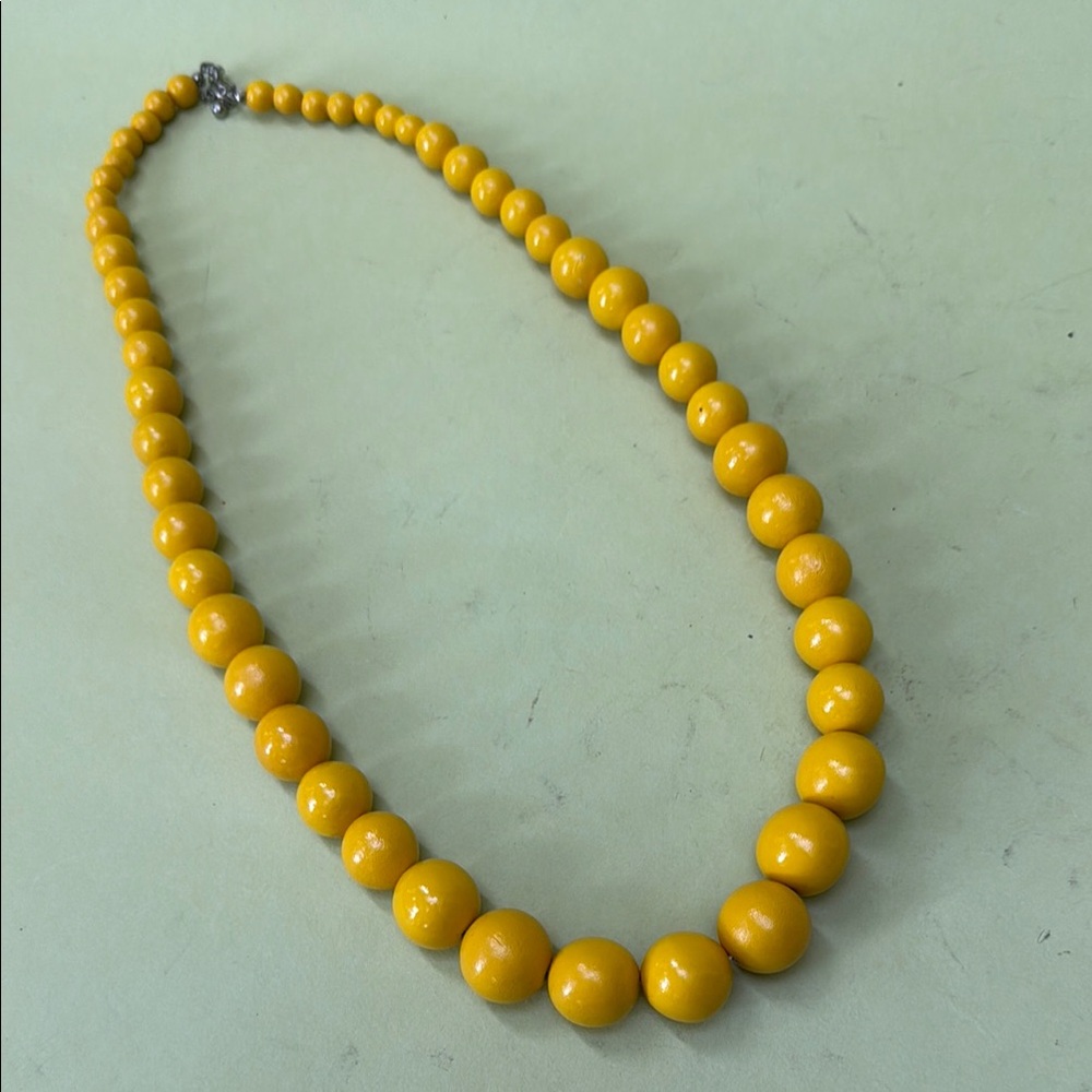 Vintage Yellow wooden Handmade Necklace - Picture 2 of 8